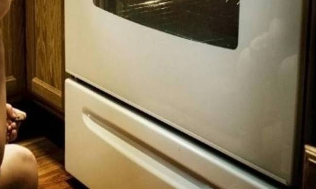 Απίστευτο! Δείτε σε τι χρησιμεύει το συρτάρι κάτω από το φούρνο; Θα εκπλαγείτε από την απάντηση!